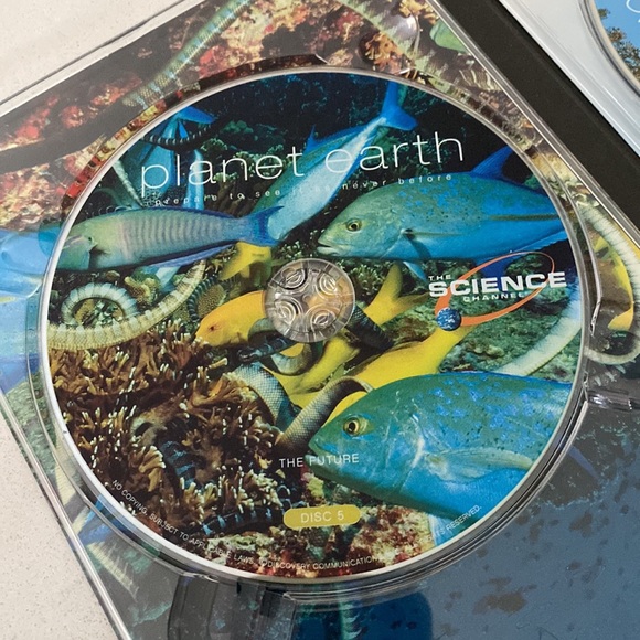 Discovery Channel Planet Earth - 5 DVD Collectors Edition - Picture 8 of 12